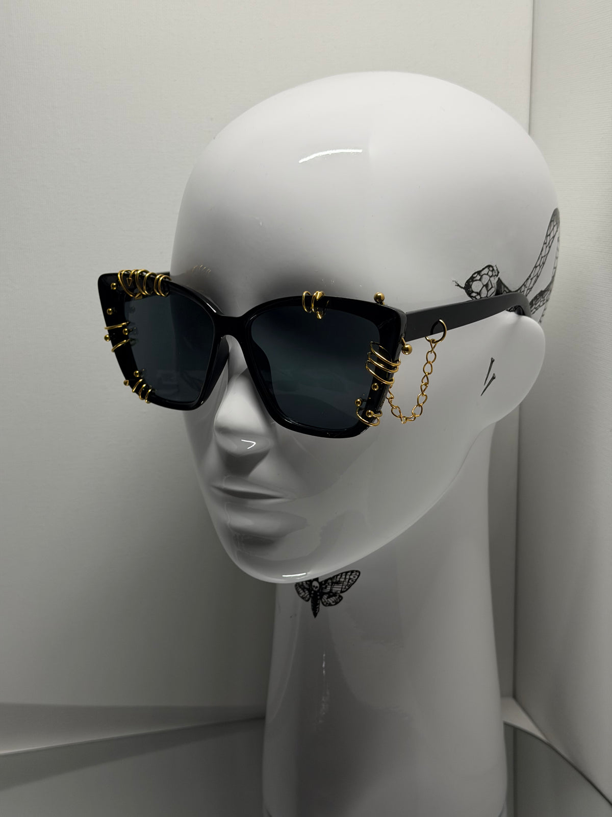 PIERCED OUT GOLD