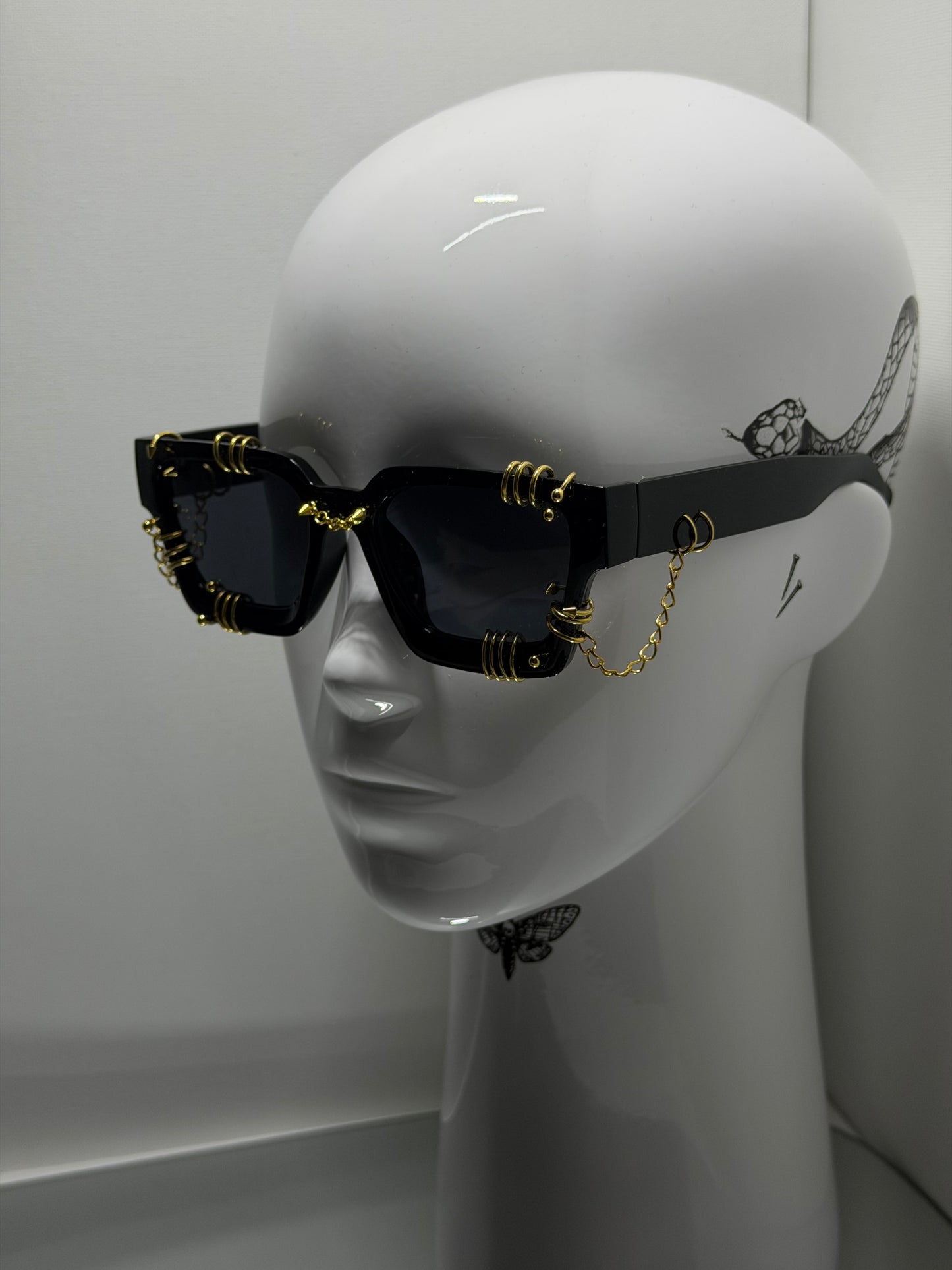 PIERCED OUT GOLD