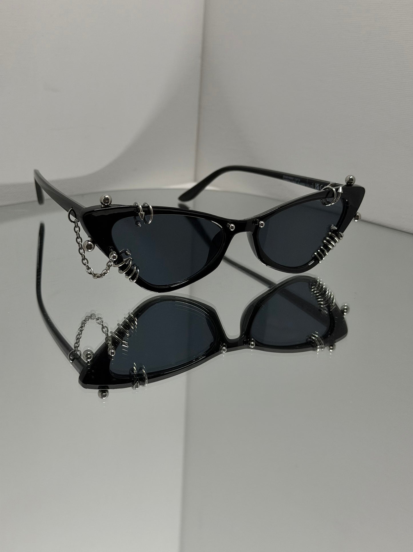 PIERCED CATEYE