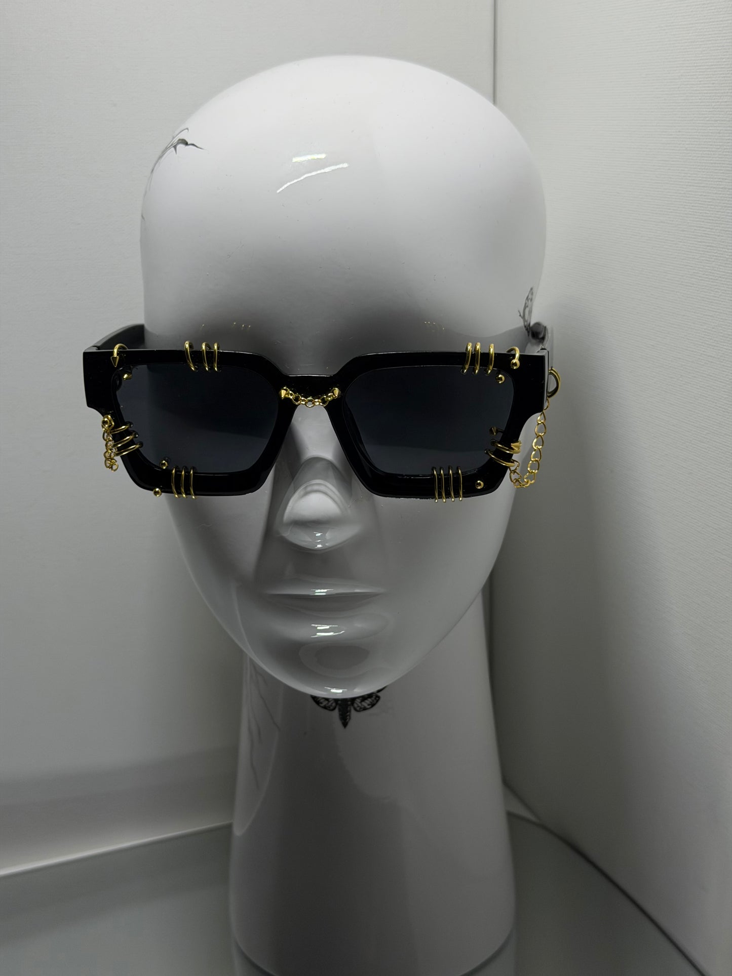 PIERCED OUT GOLD