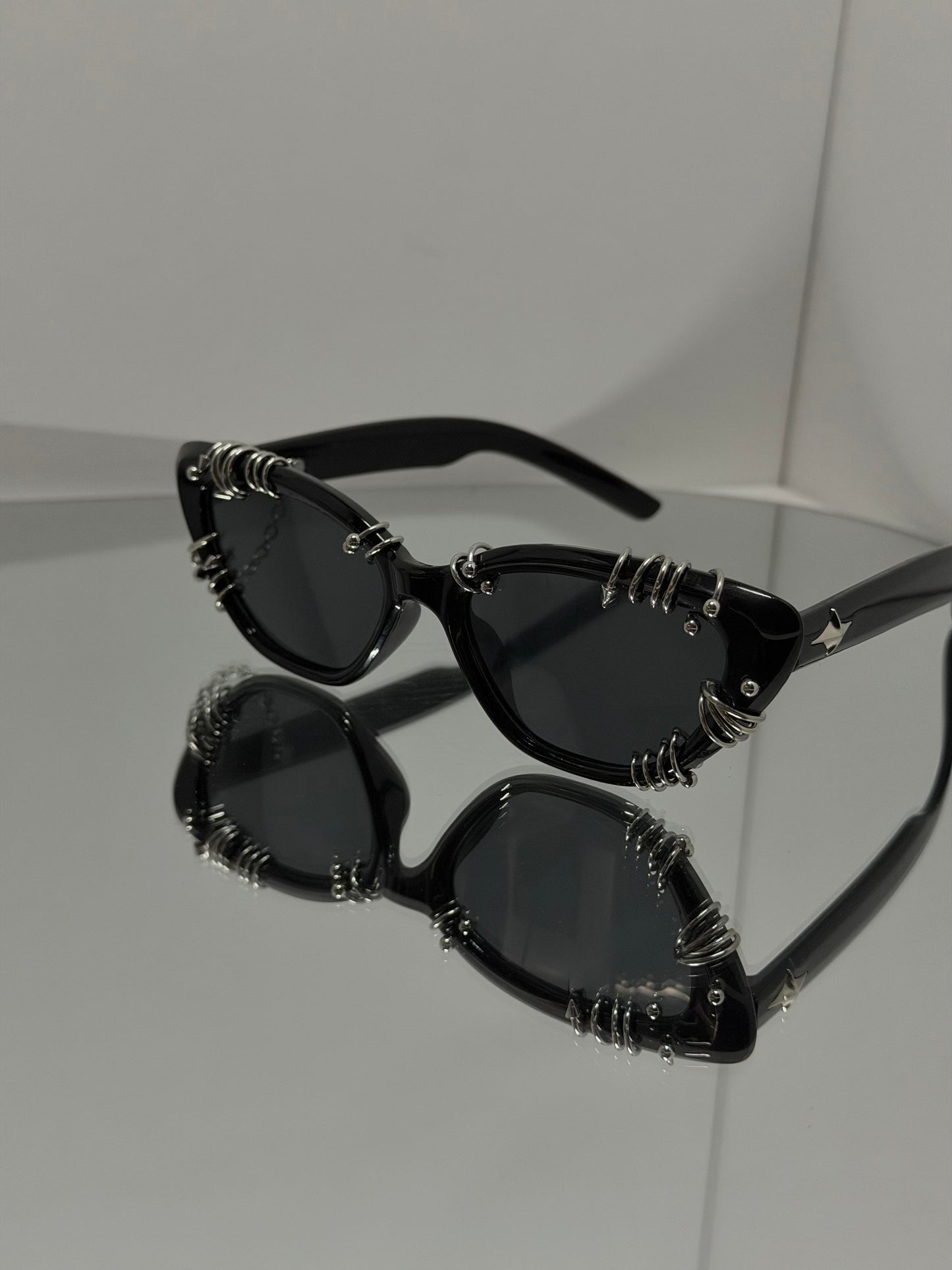 PIERCED OUT CATEYE