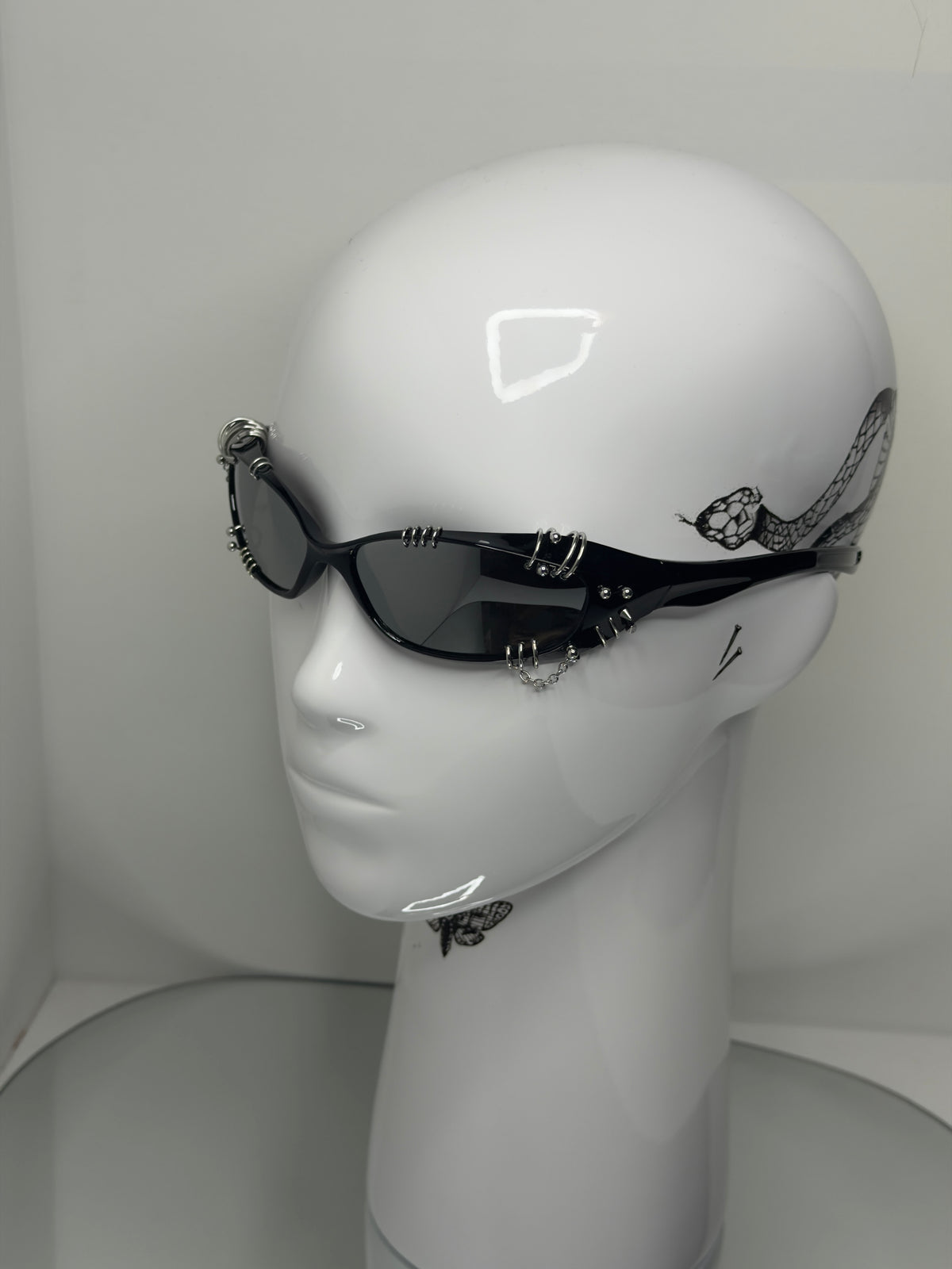 MIRRORED PIERCED RAVER