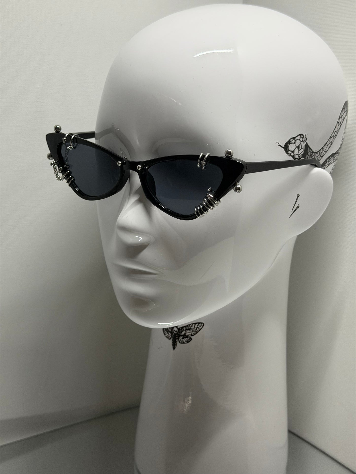 PIERCED CATEYE