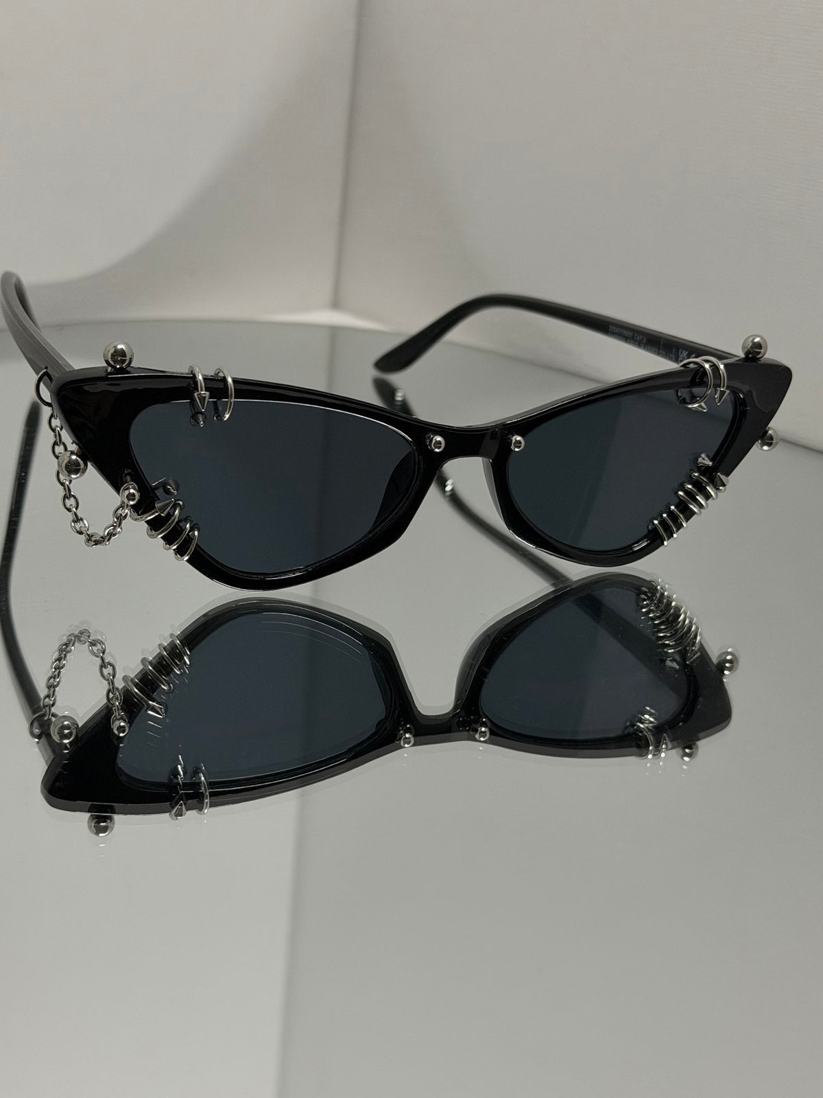 PIERCED CATEYE