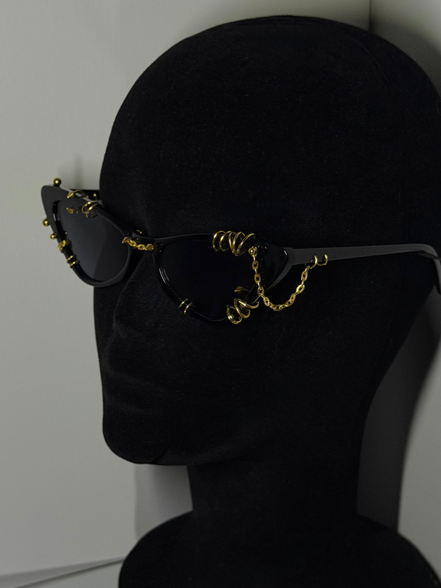 PIERCED OUT GOLD