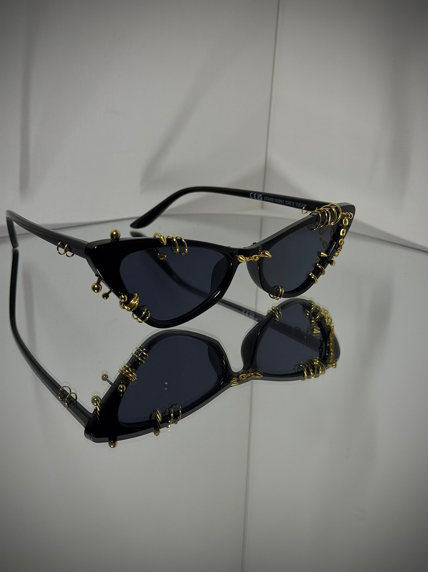 PIERCED OUT GOLD