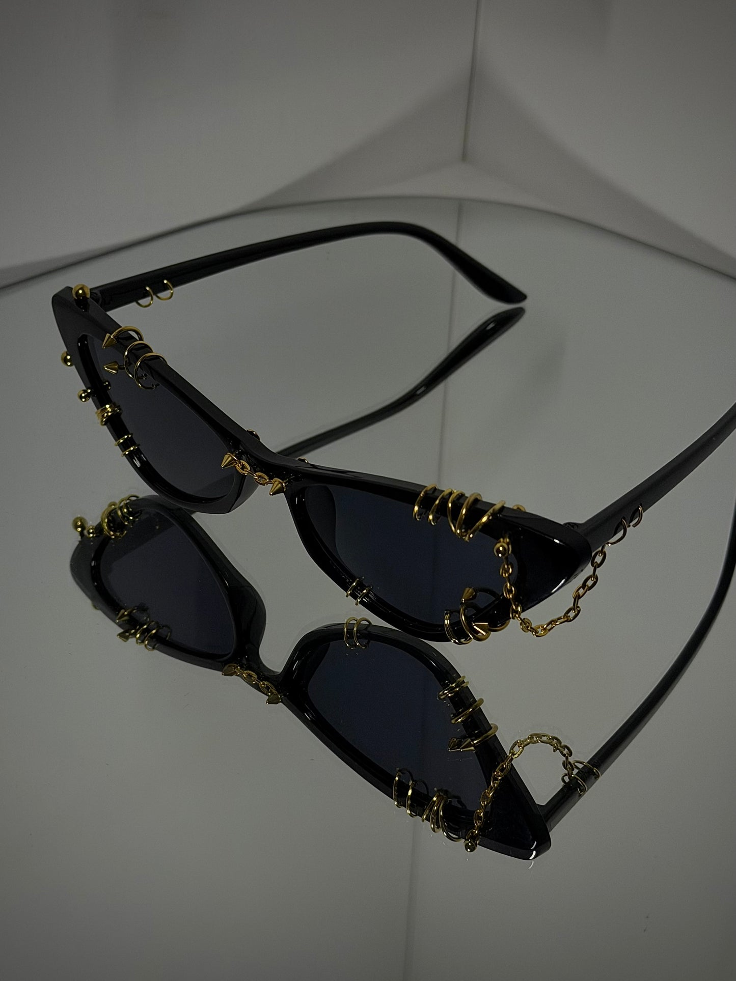 PIERCED OUT GOLD